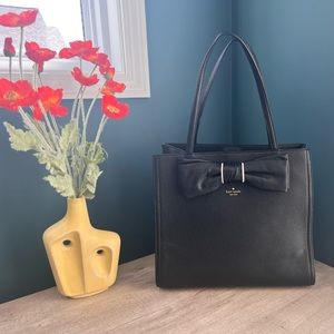 Gorgeous Kate Spade Black Leather Tote with bow 🎀